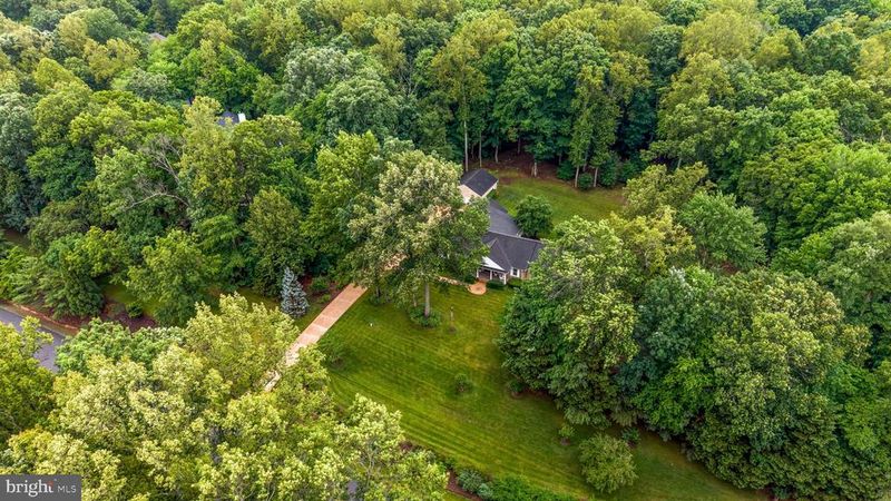 2 Abel Dr, Fredericksburg, VA 22406