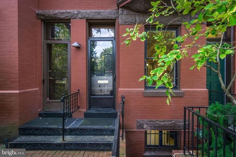 3040 R St NW #1/2, Washington, DC 20007
