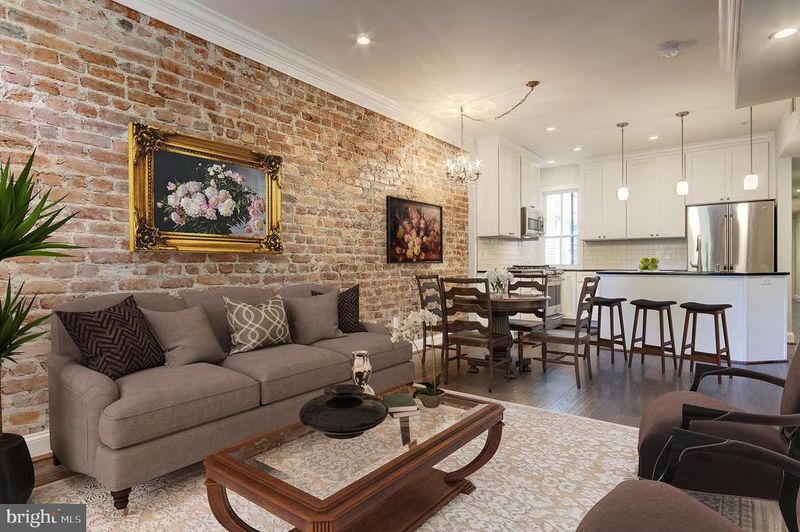3040 R St NW #1/2, Washington, DC 20007