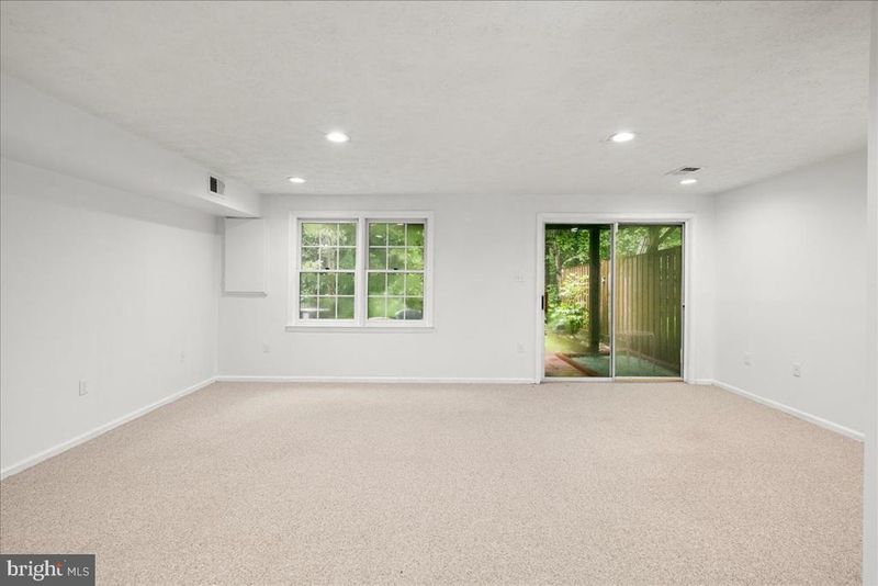 3289 Weymouth Ct, Woodbridge, VA 22192