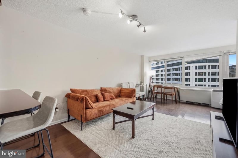 1330 New Hampshire Ave NW #911, Washington, DC 20036