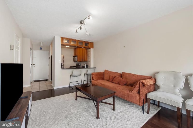 1330 New Hampshire Ave NW #911, Washington, DC 20036