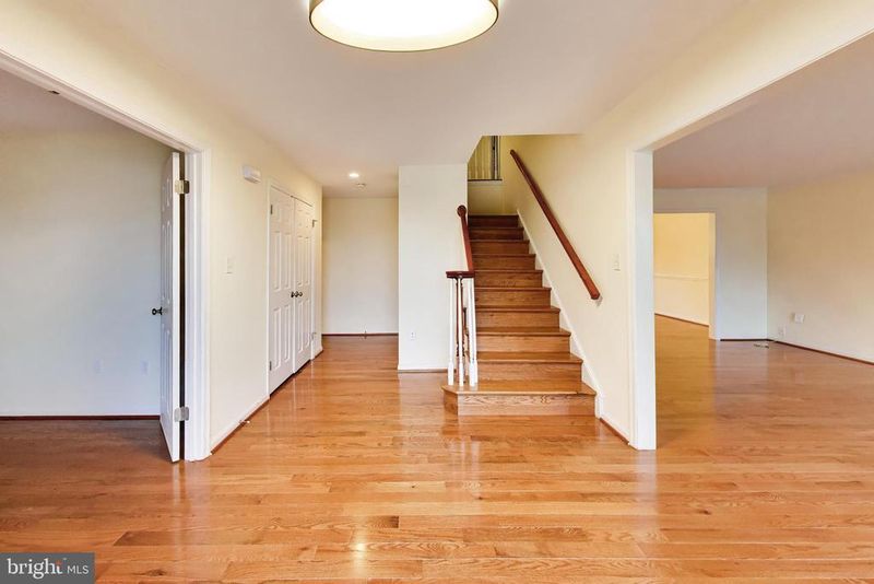1018 Salt Meadow Ln, Mclean, VA 22101