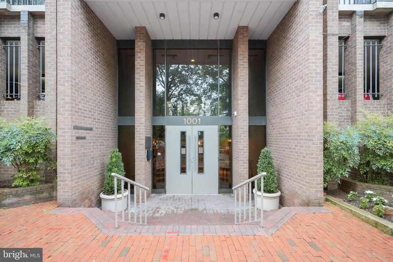 1001 NW 26th St NW #806, Washington, DC 20037