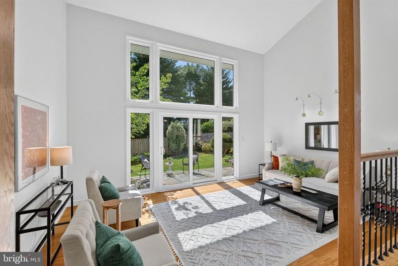 11112 Broad Green Dr, Potomac, MD 20854