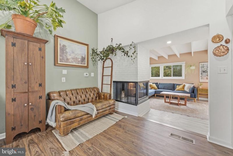 4000 Javins Dr, Alexandria, VA 22310