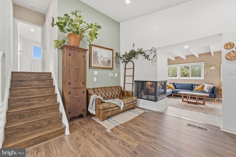 4000 Javins Dr, Alexandria, VA 22310