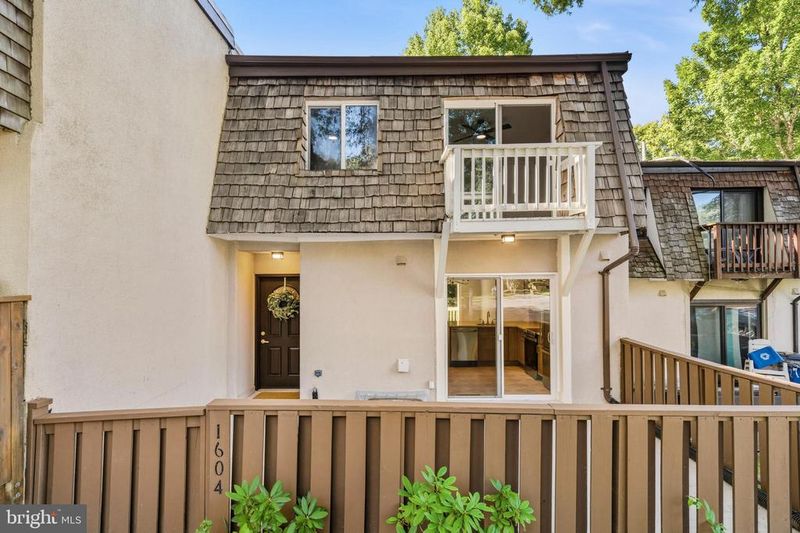 1604 Valencia Way, Reston, VA 20190