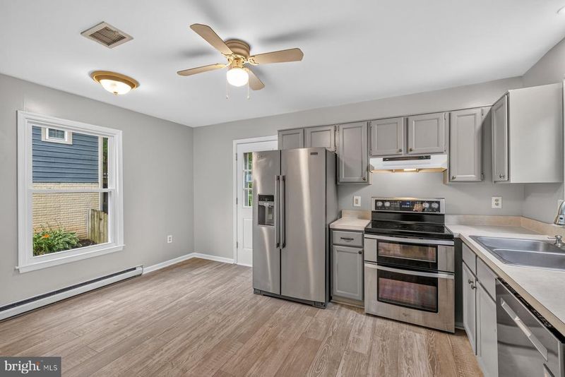 10741 Lake Edge Ct, New Market, MD 21774