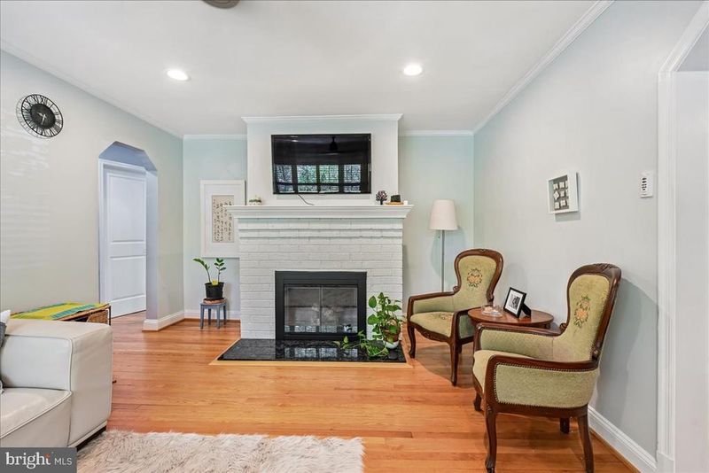 10211 Brookmoor Dr, Silver Spring, MD 20901