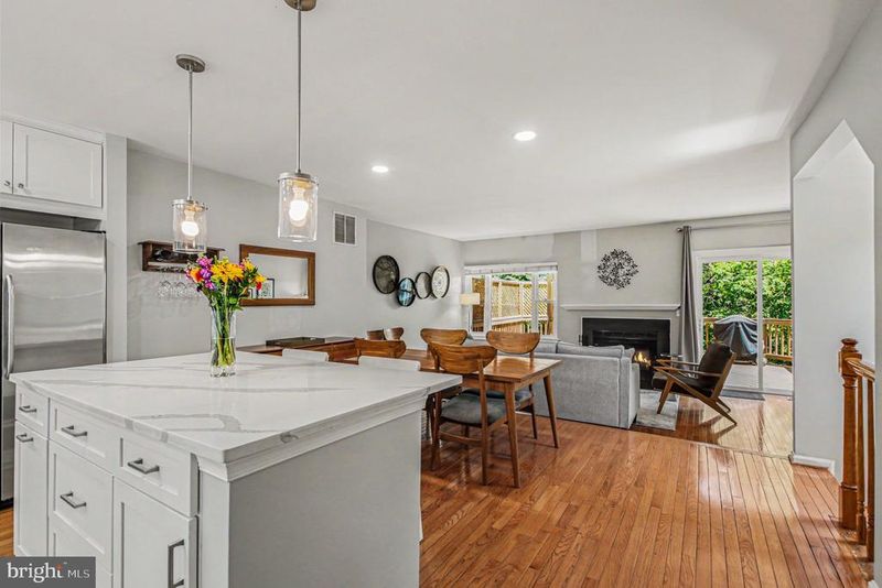 3738 Broomsedge Ct, Fairfax, VA 22033