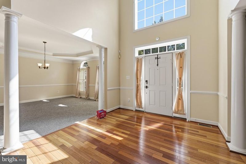 2148 Chestnut Ln, Frederick, MD 21702