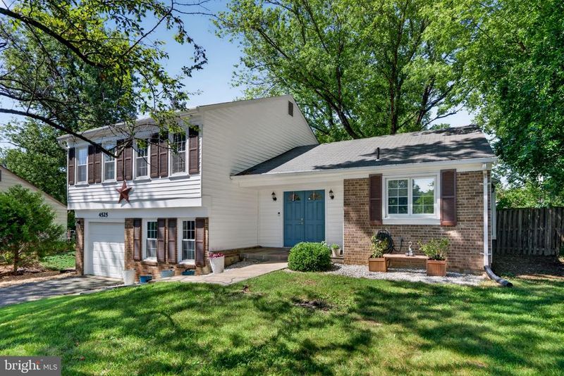 4525 Flintstone Rd, Alexandria, VA 22306