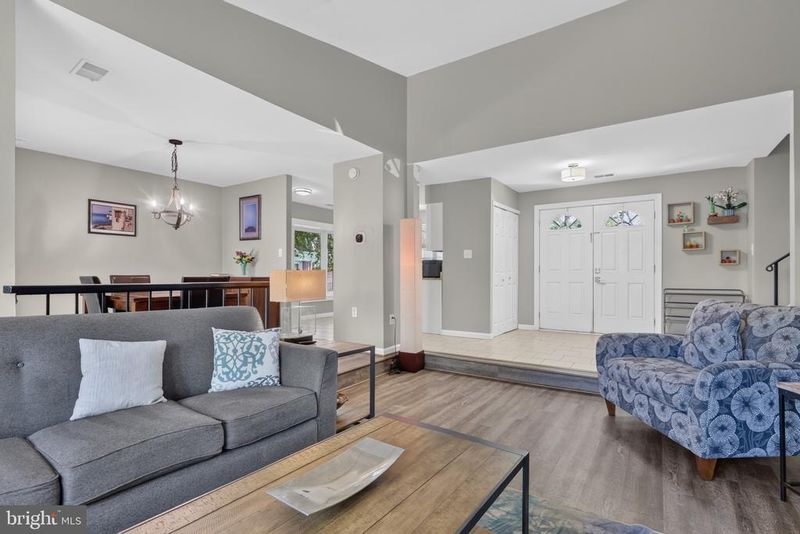 4525 Flintstone Rd, Alexandria, VA 22306