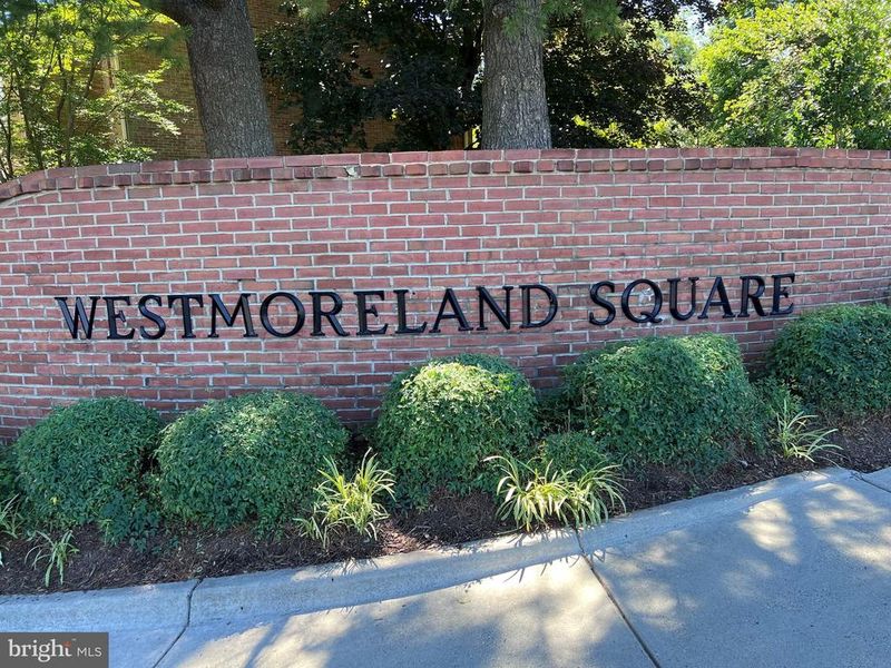 2087 Hopewood Dr, Falls Church, VA 22043