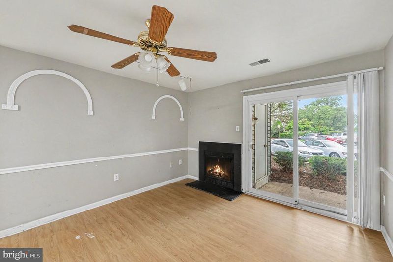 5386 Bedford Ter #B, Alexandria, VA 22309