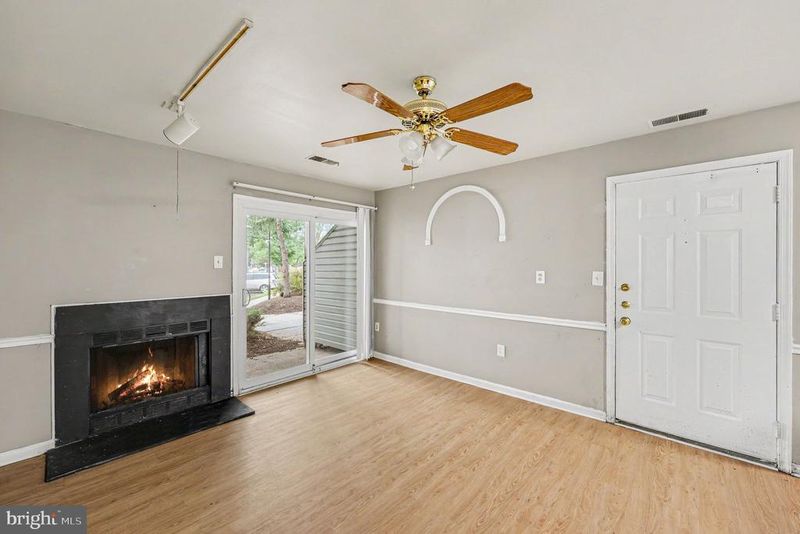 5386 Bedford Ter #B, Alexandria, VA 22309