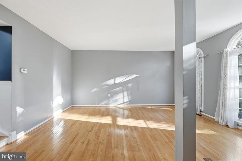 6197 Wellington Commons Dr, Alexandria, VA 22310