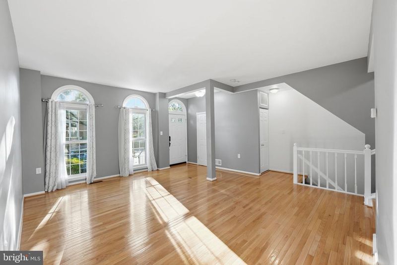 6197 Wellington Commons Dr, Alexandria, VA 22310