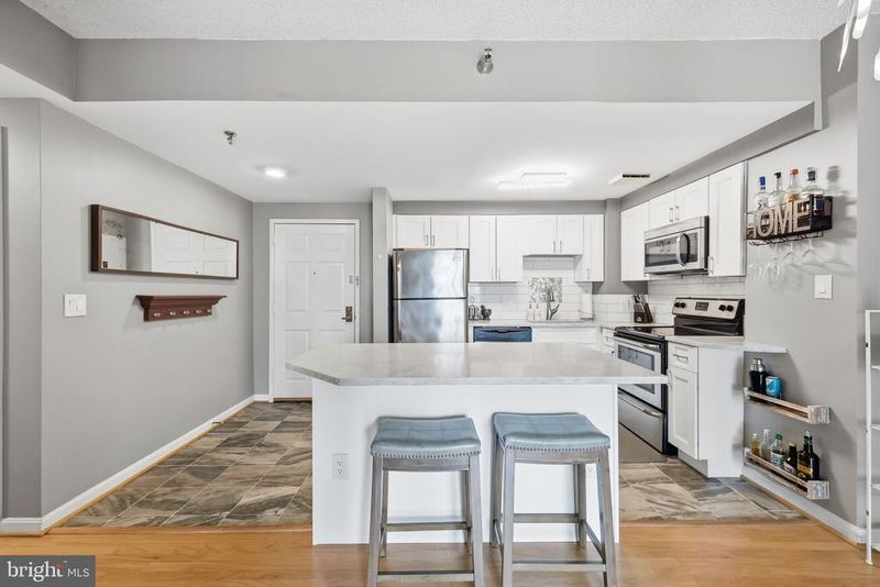 24 Courthouse Sq #306, Rockville, MD 20850