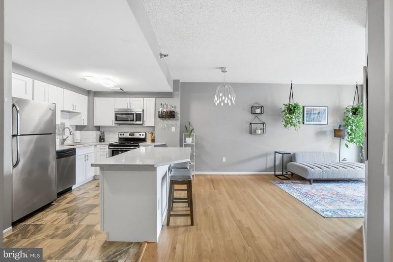 24 Courthouse Sq #306, Rockville, MD 20850
