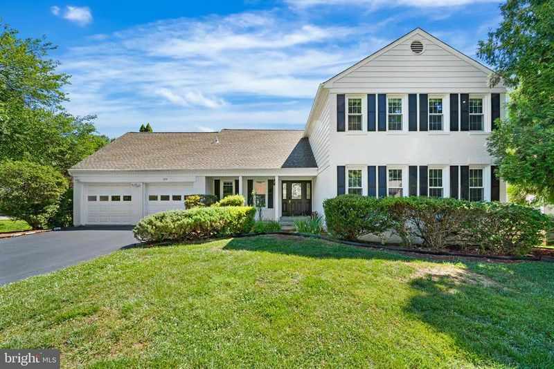 222 Apple Blossom Ct, Vienna, VA 22181