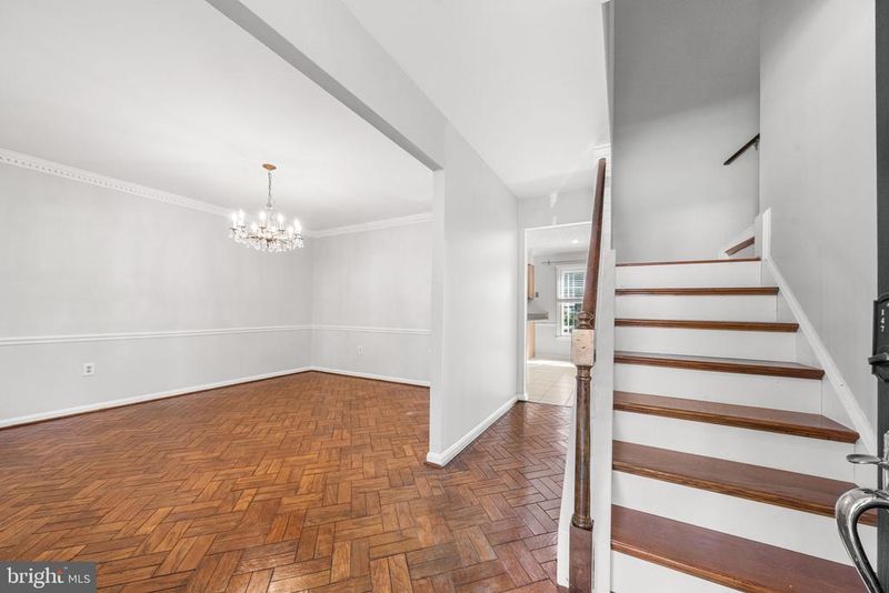 222 Apple Blossom Ct, Vienna, VA 22181