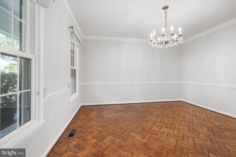 222 Apple Blossom Ct, Vienna, VA 22181
