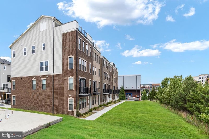 20878 Murry Falls Ter, Ashburn, VA 20147