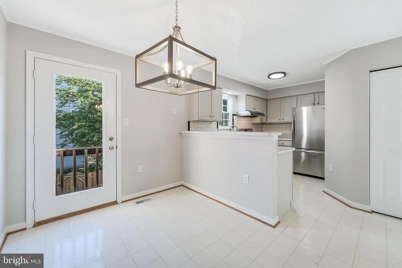 217 Frazer Dr, Purcellville, VA 20132