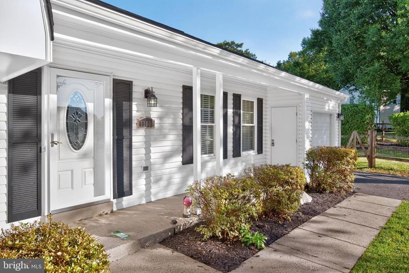 11000 Lopa Ln, North Potomac, MD 20878