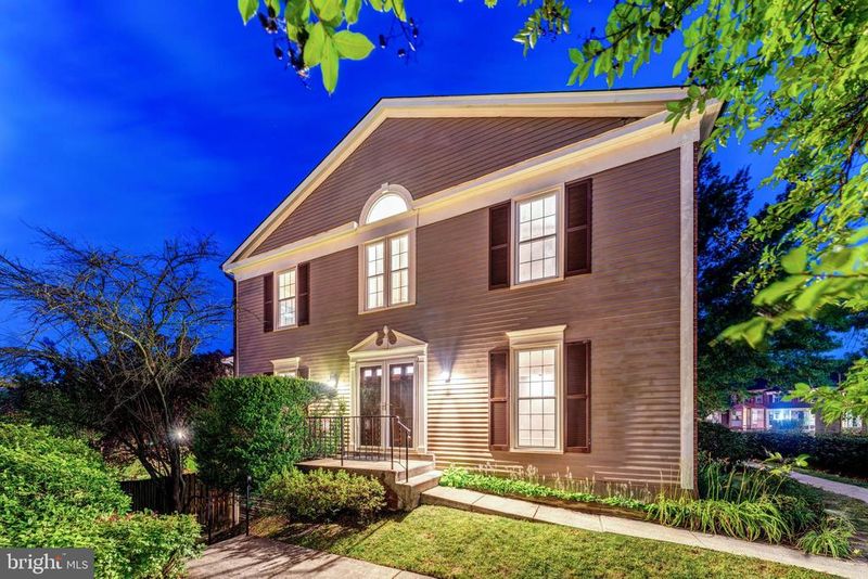6125 Wellington Commons Dr, Alexandria, VA 22310
