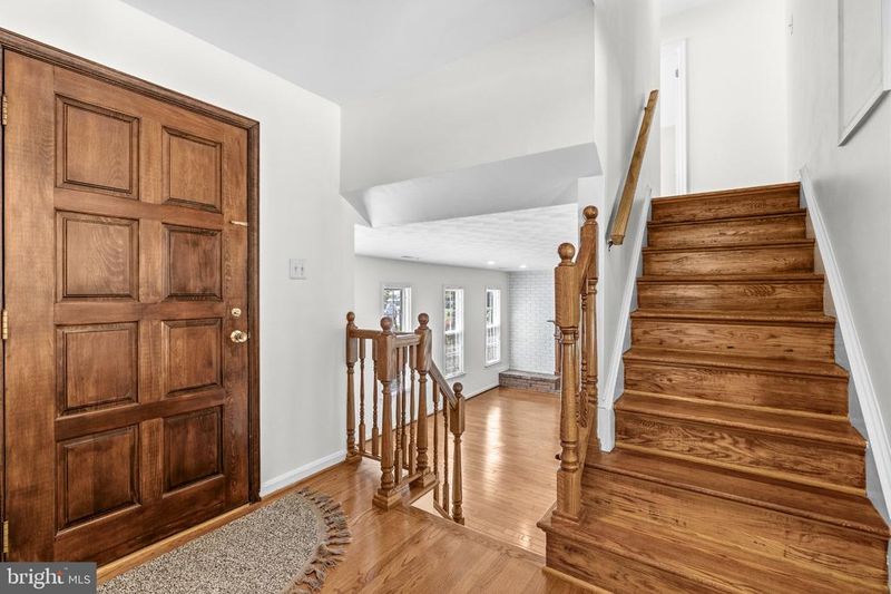 9 Duvall Ln, Gaithersburg, MD 20877