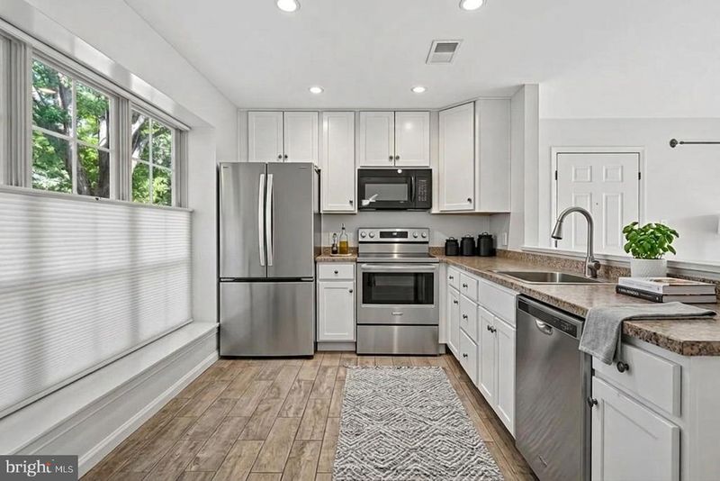 4505 Sahalee Ct, Alexandria, VA 22312