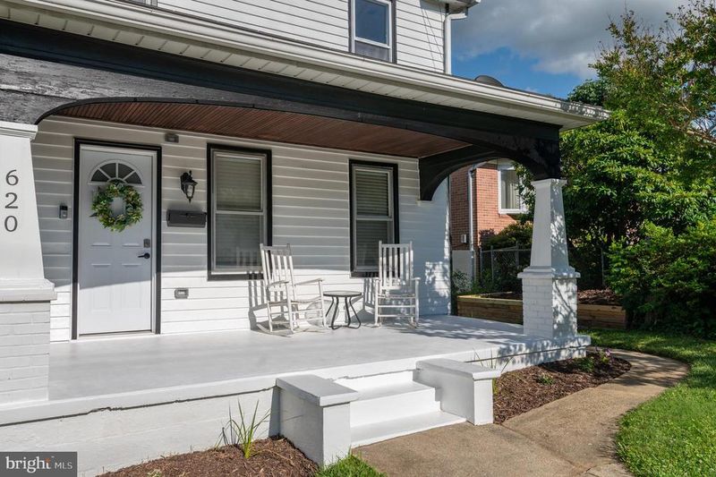 620 N Maple Ave, Brunswick, MD 21716