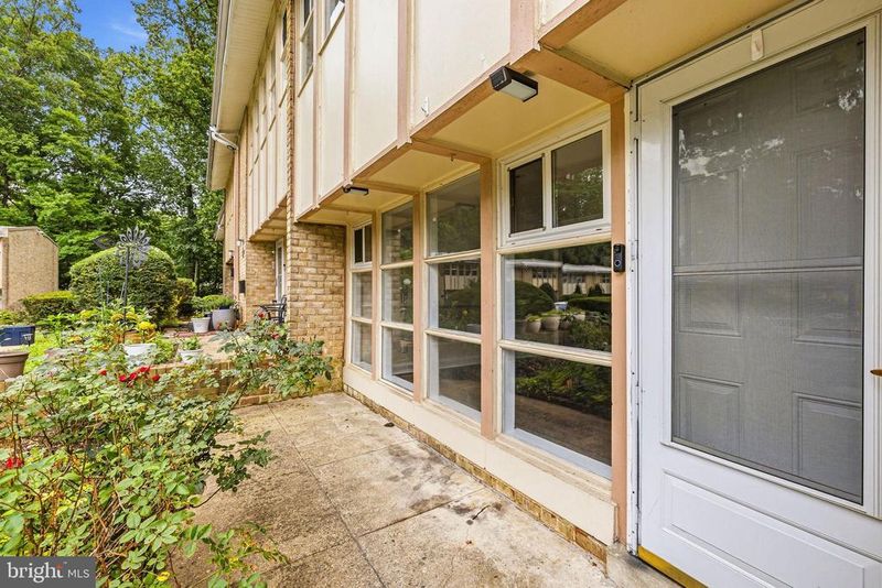 4471 Forest Glen Ct, Annandale, VA 22003