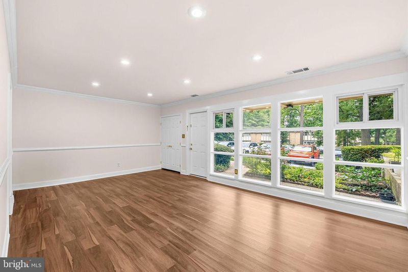 4471 Forest Glen Ct, Annandale, VA 22003