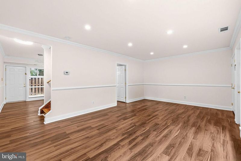 4471 Forest Glen Ct, Annandale, VA 22003