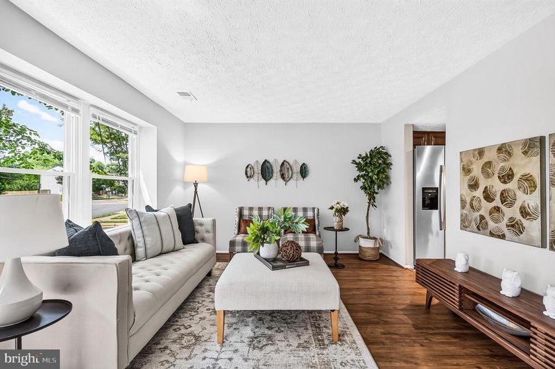 8315 Claremont Woods Dr, Alexandria, VA 22309