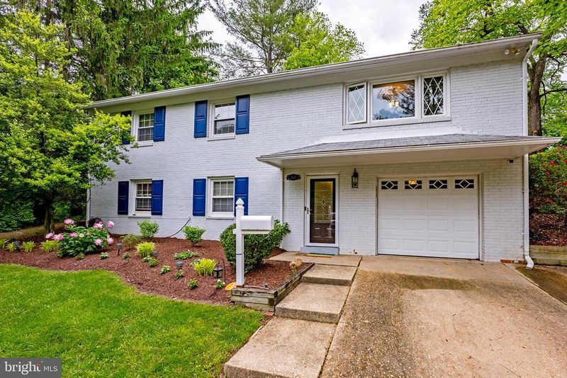 4625 Willet Dr, Annandale, VA 22003