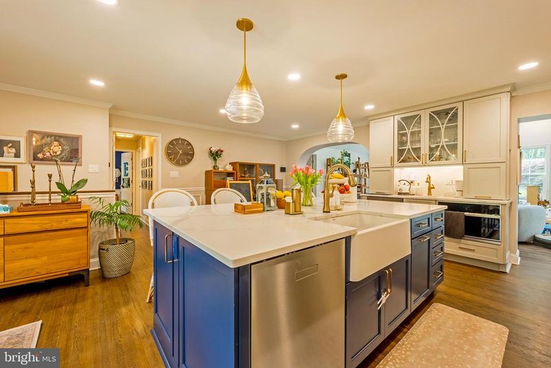 4625 Willet Dr, Annandale, VA 22003
