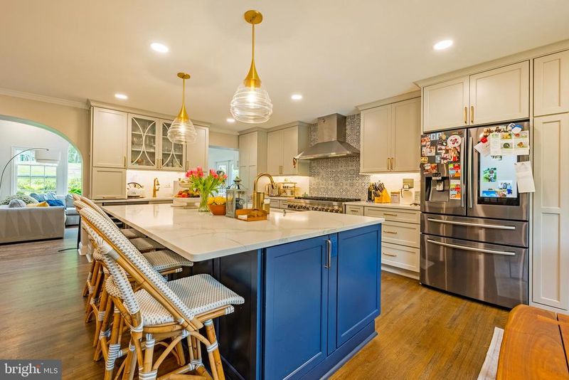 4625 Willet Dr, Annandale, VA 22003