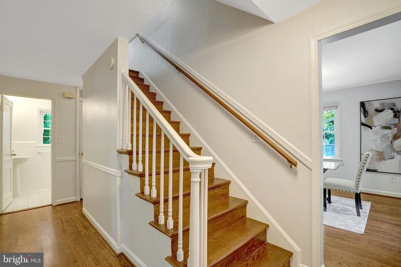 6526 Oakwood Dr, Falls Church, VA 22041