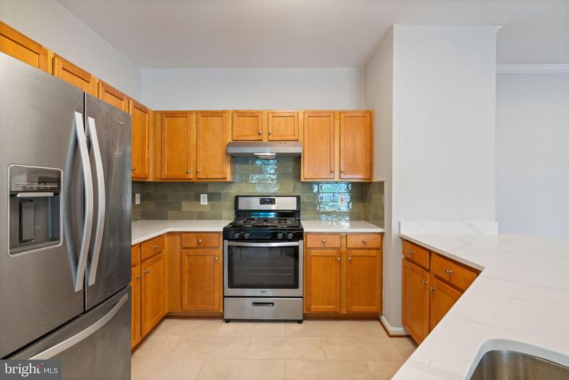 13357 Connor Dr #F, Centreville, VA 20120