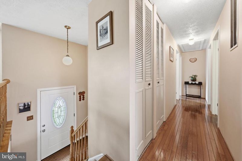 1595 Elmwood Ct, Frederick, MD 21702