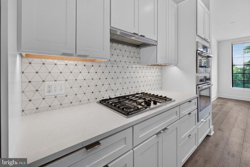 1312 King St #302, Alexandria, VA 22314