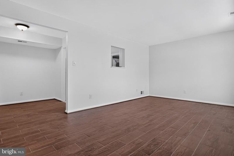 9836 Hagel Cir, Lorton, VA 22079