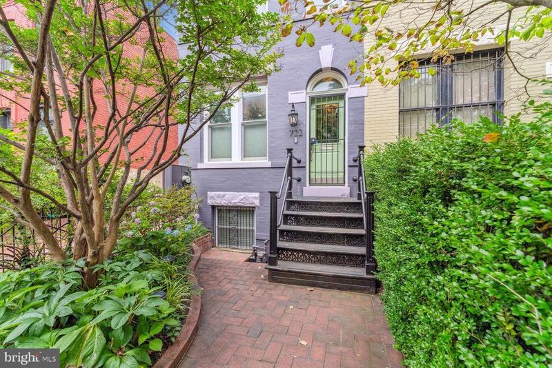 722 13th St SE #B, Washington, DC 20003