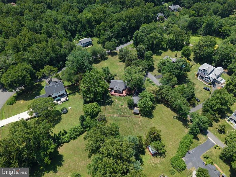 6251 Woodfair Dr, Fairfax Station, VA 22039