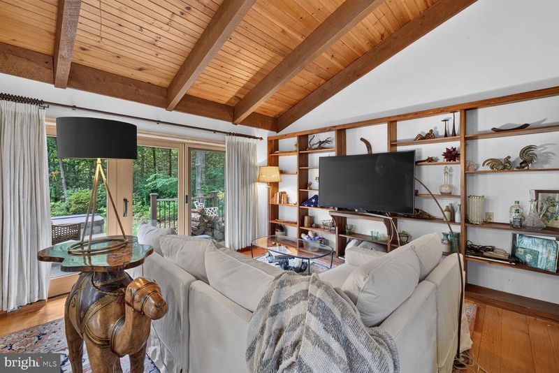 13728 Pryor Rd, Thurmont, MD 21788